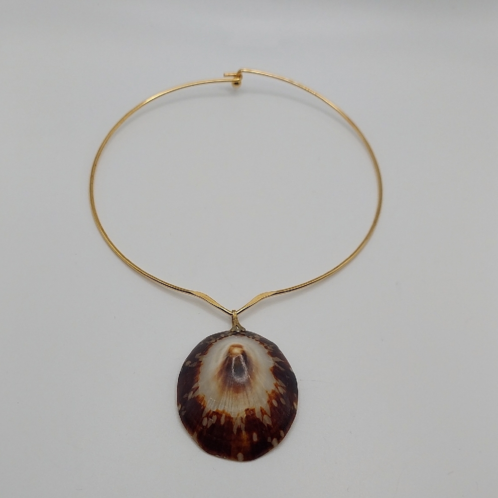 Vtg Goldtone Torque and Brown Shell Pendant Necklace.